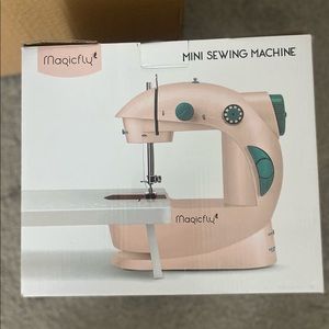 Magic fly mini sewing machine